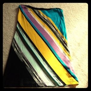 Missoni skirt size 4 length is 21’